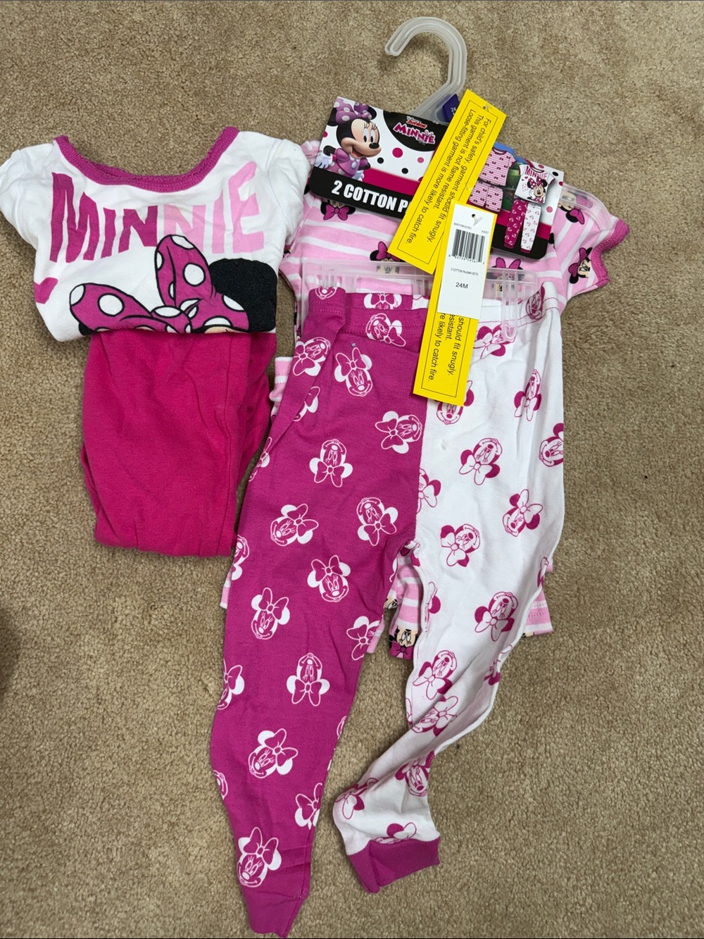 New Disney Minnie Mouse Fuchsia and White Girls Cotton Pajama Set Bonus last.
